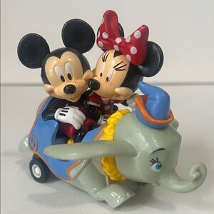 Disney Parks Exclusive Mickey & Minnie on Dumbo Ride Pullback Toy